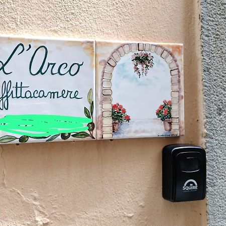 וולאסטרה Affittacamere L'Arco מראה חיצוני תמונה
